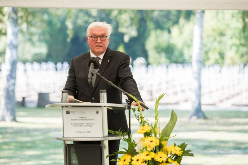 Bundespräsident Steinmeier bei seiner Rede in der Gedenkstätte Gardelegen